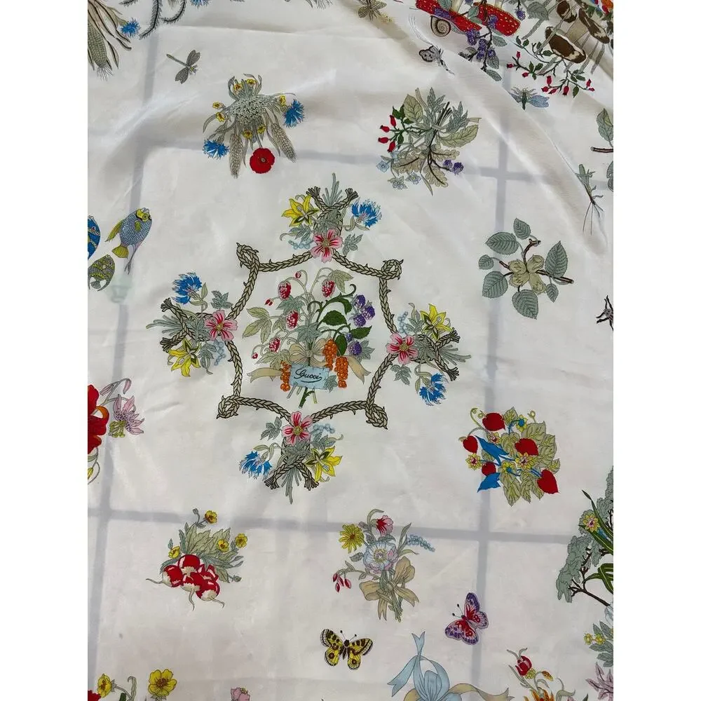 Vintage Gucci 100% Silk Scarf Ivory Floral Fauna Nature Print 40